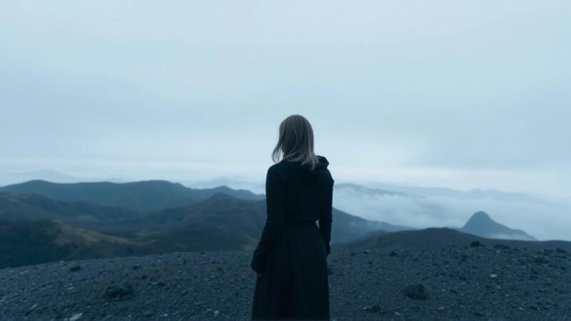 Sueño de vuelo, misterio y paisaje infinito